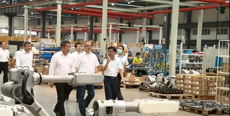 模式創(chuàng)新驅(qū)動(dòng)技術(shù)產(chǎn)品雙升級(jí)，王清憲省長(zhǎng)調(diào)研埃夫特為中小企業(yè)服務(wù)指明方向